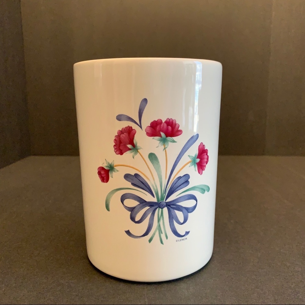 Lenox Poppies on Blue round ceramic vase